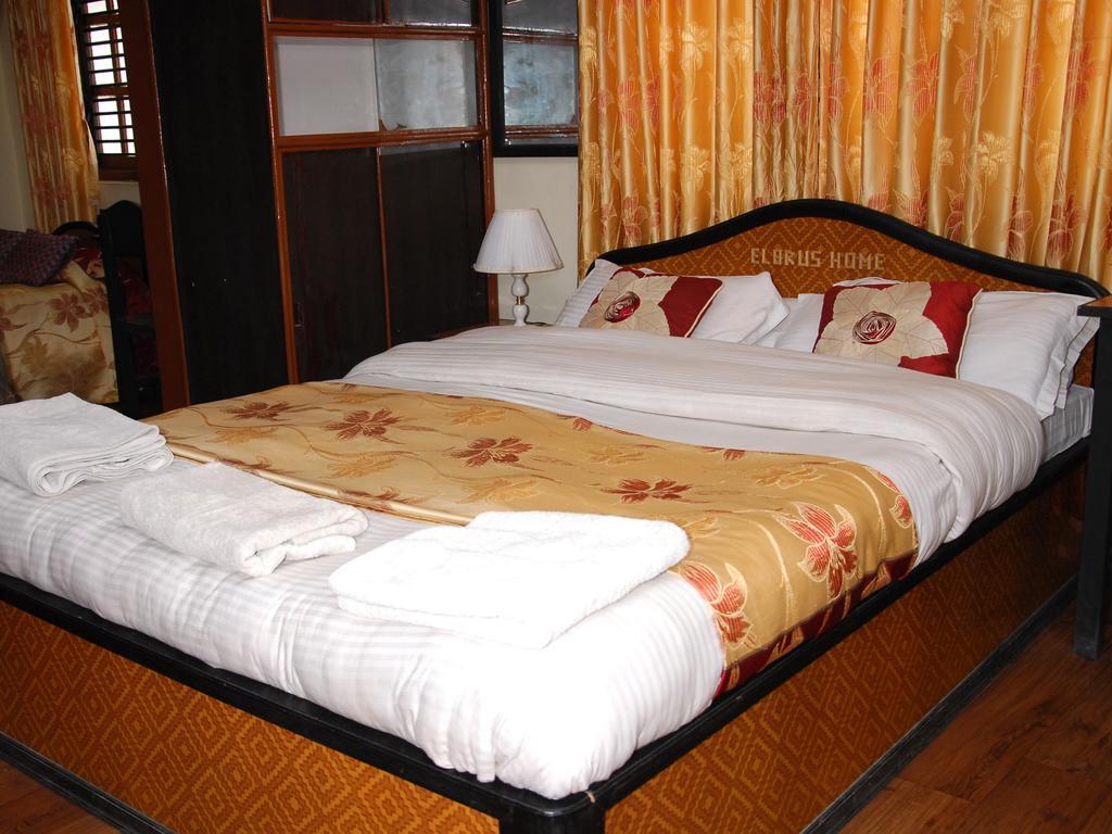 Elbrus Home Kathmandu Room photo